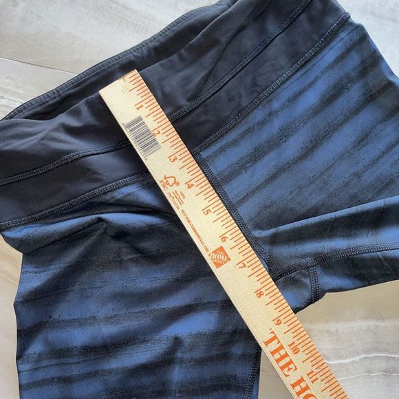 Lululemon Women's 4 Run Inspire Crop 2 Full On Luxtreme MeshGood Vibes Deep Navy - Picture 10 of 11